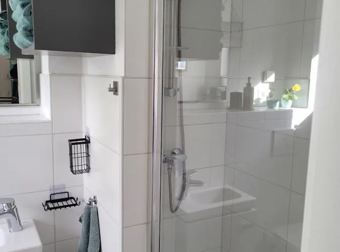 Lin's Place - Private With Bath Near Fair 民宿 汉诺威