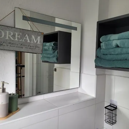 בית אירוח Lin's Place - Private With Bath Near Fair